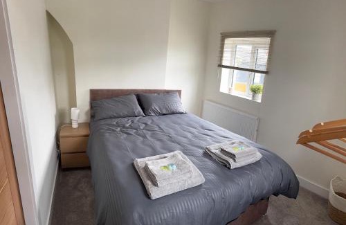 Newton-le-Willows Apartment | Newly Refurbished, Cosy Flat Minimum 2 nights