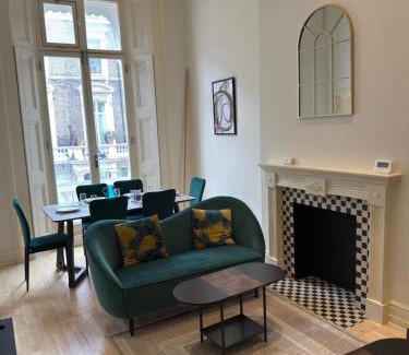 Pembridge Apartment | Newly refurbished- Awesome very central flat in famous Notting Hill with a balcony