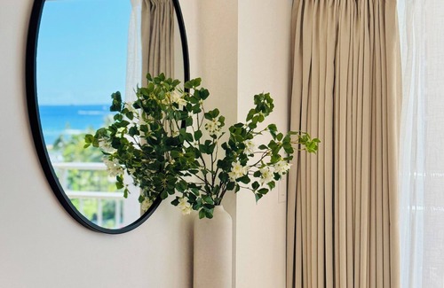 Honolulu Apartment | NEWLY Remodeled - White Sand Beach Home