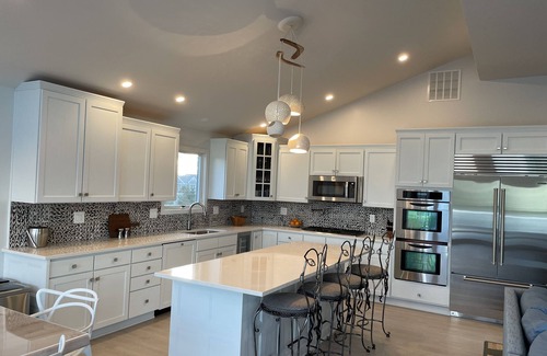 Loveladies House | NEWLY RENOVATED HOME. Oceanside -- one minute from the beach