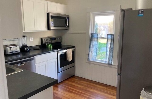 Pemaquid Beach Apartment | Newly Renovated 3 BR 2 BA walking distance to Pemaquid Beaches