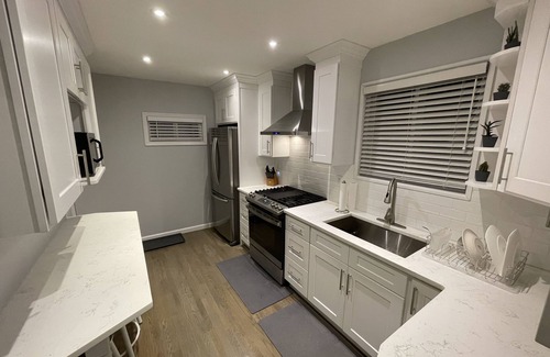 Elizabeth House | Newly renovated 3BR/2BA home - 10 mins from EWR