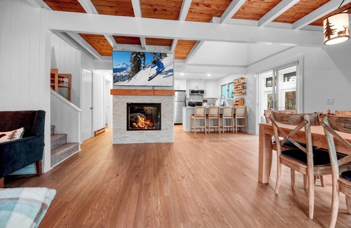 West Dover Condo | Newly renovated condo- October Getaway - less than 2 miles to MT Snow