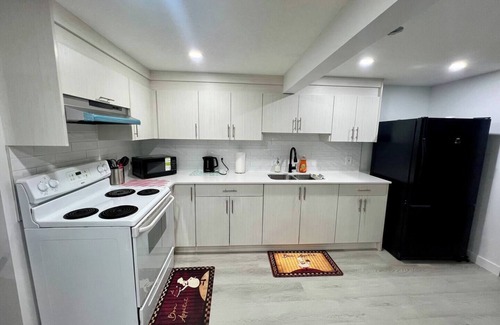 Calgary House | Newly Renovated Cozy secondary suite
