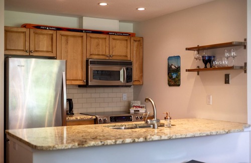 East Kootenay Condo | Newly Updated & Steps to the Resort | Ski In