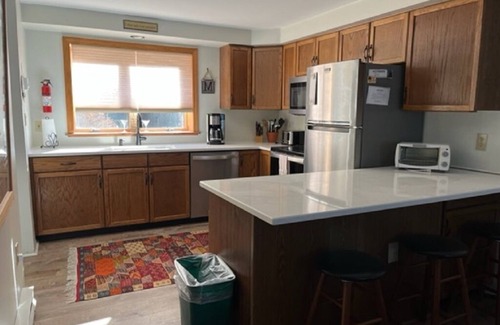 North Creek House | Newly updated with flooring, carpet and furnishings