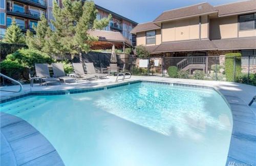 Chelan House | Next to Lake, Pool, 10 Acre Park, 1 Mile to Town, Best Prices