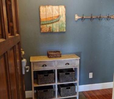 Chelan House | Next to Lake, Pool, 10 Acre Park, 1 Mile to Town, Best Prices