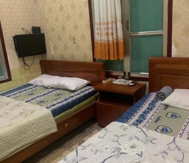 Quang Yen House | Nhà Nghỉ Hùng Ngà