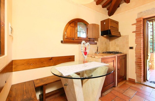 Serre di Rapolano Villa | Nice apartment in villa for 2 people with pool, WIFI, A/C, TV and parking