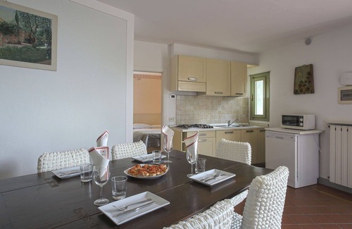 Pieve a Nievole Apartment | Nice apartment for 6 guests with pool, hot tub, WIFI, TV, patio and pets allowed