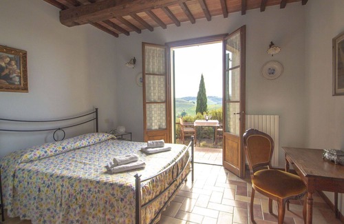 Stabbia Apartment | Nice apartment for 4 guests with WIFI, pool, TV, patio, pets allowed, panoramic view and parking