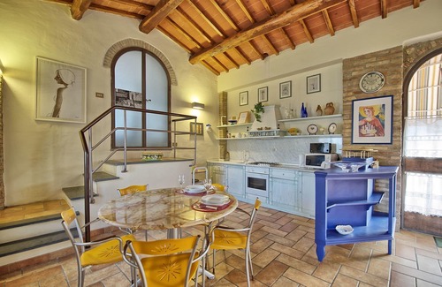 San Gimignano Apartment | Nice apartment for 2 people with A/C, WIFI, pool, TV and panoramic view