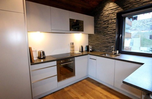 Saas-Fee Apartment | Nice apartment for 10 people with WIFI, TV and balcony