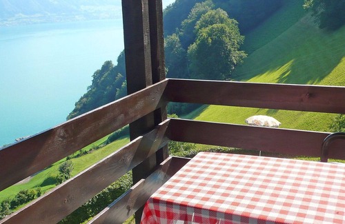 Gersau Apartment | Nice apartment for 2 guests with WIFI, pool, TV, balcony and parking