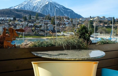 Spiez Apartment | Nice apartment for 2 guests with WIFI, TV, balcony and parking