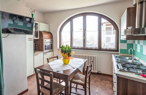 La Morra Apartment | Nice apartment for 2 people with pool, WIFI, TV, patio and pets allowed