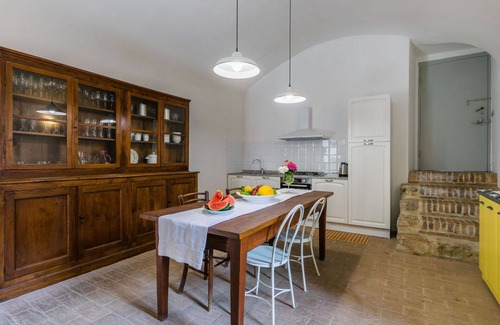Stigliano Apartment | Nice apartment for 2 guests with WIFI, TV, patio, pets allowed and panoramic view