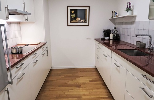 Montreux Apartment | Nice apartment for 4 people with WIFI, pool, TV, balcony and panoramic view
