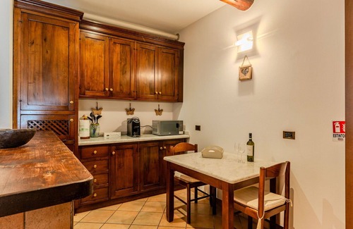 Lecco Apartment | Nice apartment for 4 guests with WIFI, TV, terrace and parking