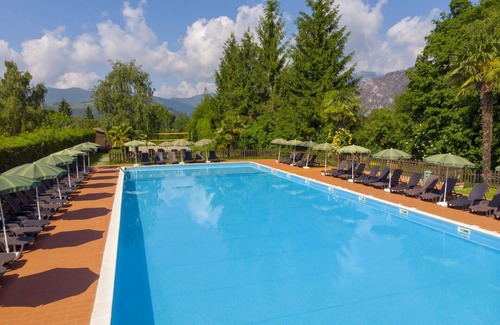 Campi Apartment | Nice apartment for 4 guests with pool, hot tub, WIFI, TV, terrace and pets allowed