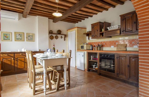 Fucecchio Apartment | Nice apartment for 4 people with pool, WIFI, A/C, patio and pets allowed