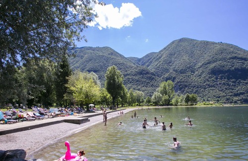 Porlezza Apartment | Nice apartment for 4 guests with WIFI, TV, balcony, pets allowed and parking