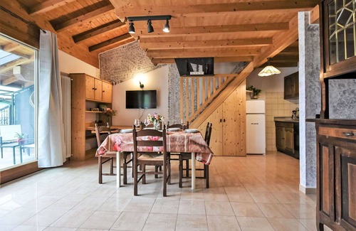 Prata Camportaccio Apartment | Nice apartment for 5 guests with WIFI, TV, terrace and pets allowed