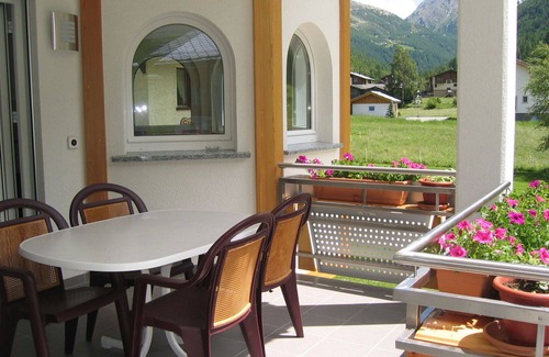 Saas-Fee Apartment | Nice apartment for 6 guests with WIFI, TV, balcony, pets allowed and panoramic view