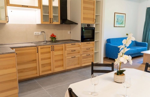 Strobl Apartment | Nice apartment for 6 guests with WIFI, TV and patio
