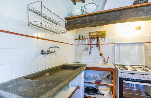 Pietrabuona Apartment | Nice apartment for 6 guests with pool, WIFI, TV, patio and pets allowed