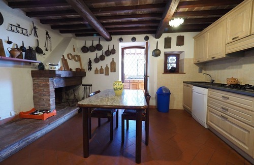 Volterra Apartment | Nice apartment for 6 people with WIFI, pool, panoramic view and parking, close to San Gimignano