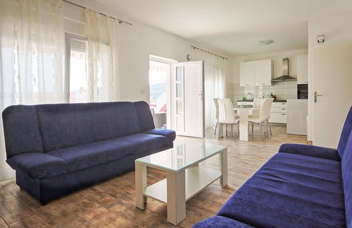 Seget Apartment | Nice apartment for 6 people with A/C, WIFI, TV and terrace