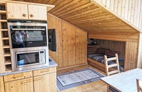 Prutz Apartment | Nice apartment for 8 guests with WIFI, TV and balcony