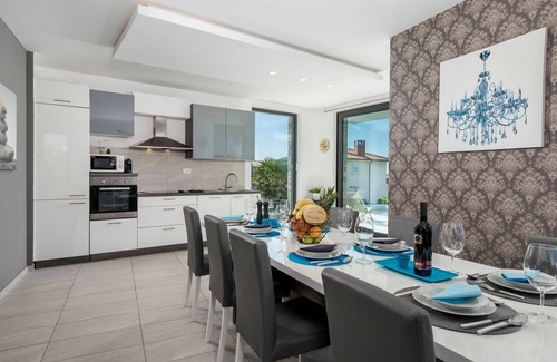 Zurkovo Apartment | Nice apartment for 8 people with A/C, private pool, WIFI, TV, terrace, pets allowed and parking