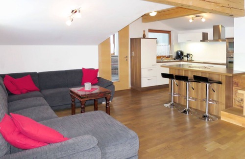 Fuegenberg Apartment | Nice apartment for 10 people with WIFI, TV and balcony