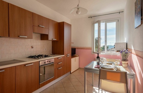 Pietrabruna Apartment | Nice apartment for 2 people with WIFI, pool, TV, patio and panoramic view