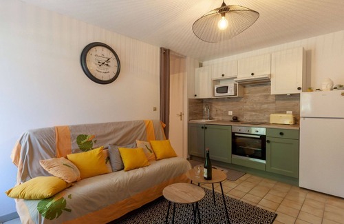 Le Home Apartment | Nice apartment for 2 guests with WIFI, TV, terrace and parking
