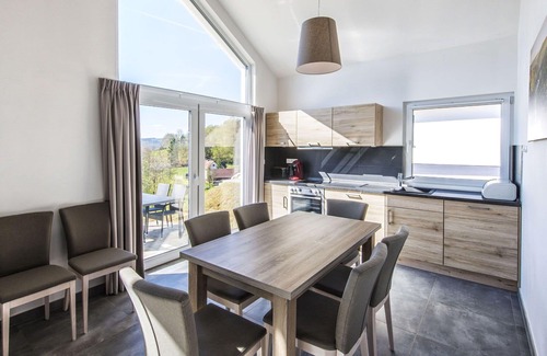 Mistelgau House | Nice apartment in villa for 8 guests with WIFI, TV, terrace and pets allowed