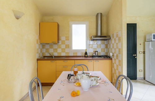 Costa dʼOneglia Villa | Nice apartment in villa for 4 people with WIFI, A/C, patio and pets allowed