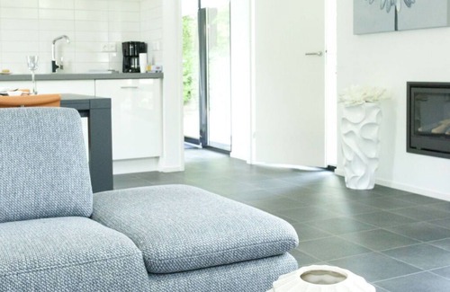 Belfeld House | Nice apartment in villa for 4 guests with pool, WIFI, TV and terrace