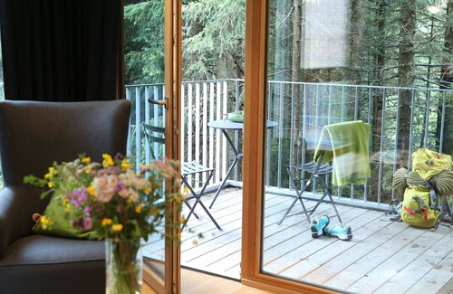 Großdorf House | Nice apartment in villa for 6 people with pool, WIFI, TV, balcony and panoramic view
