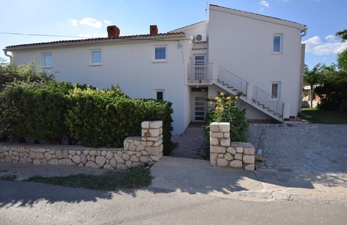 Pag Apartment | Nice apartment with balcony and sea view