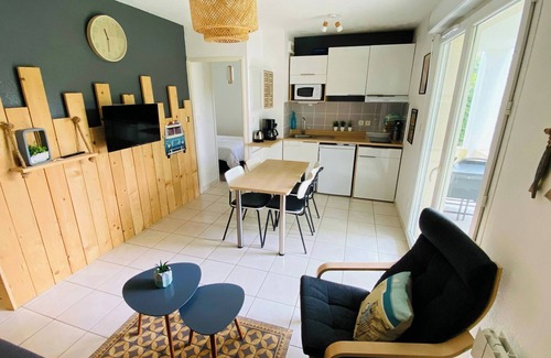 Saint-Vincent-de-Tyrosse Apartment | Nice app. T2 4/5 pers 3 lits - av terrasse- piscine -proche océan -8Km d'HOSSEGOR