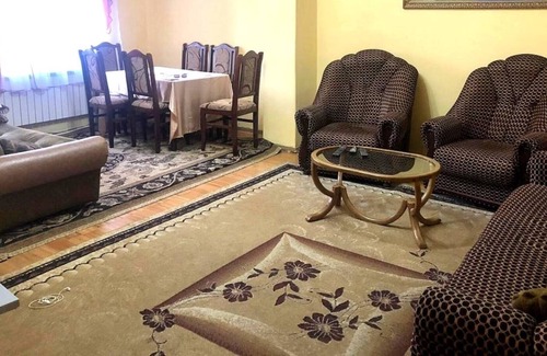 Kentron Apartment | Nice Family Apartment Center Next to Tashir Mall