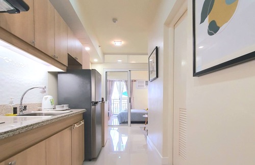 Kapitolyo Condo | Nice, Fresh, Modern, Cozy and Quiet 1 One bedroom condo with Wifi Internet