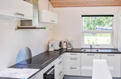 Aabenraa House | Nice home in Aabenraa with kitchen