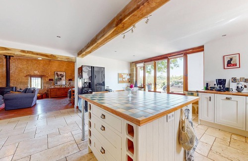 Armillac House | Nice home in Armillac with jacuzzi