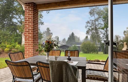 Farvang House | Nice Home In Fårvang With Outdoor Swimming Pool