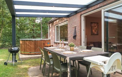 Hoeven House | Nice Home In Hoeven With Sauna